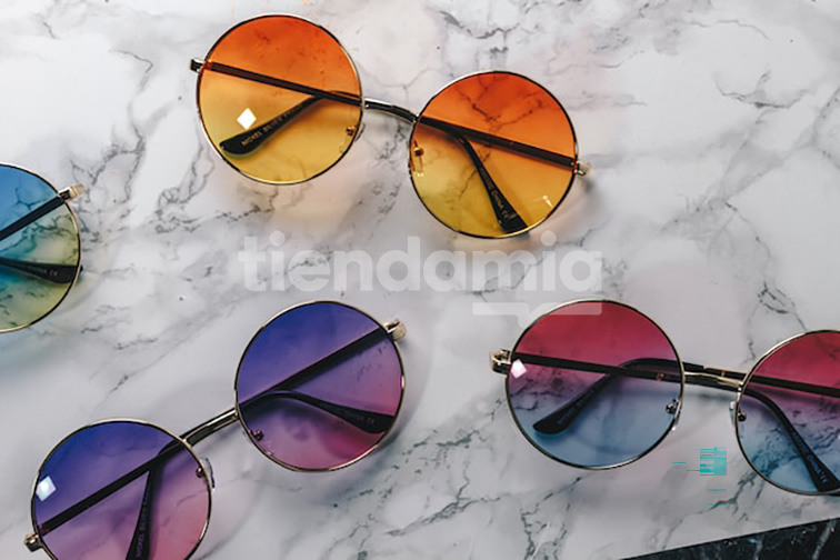 Descubre las mejores marcas de anteojos de sol de 2023, sus diseños y características, y cómo elegir los adecuados para ti.